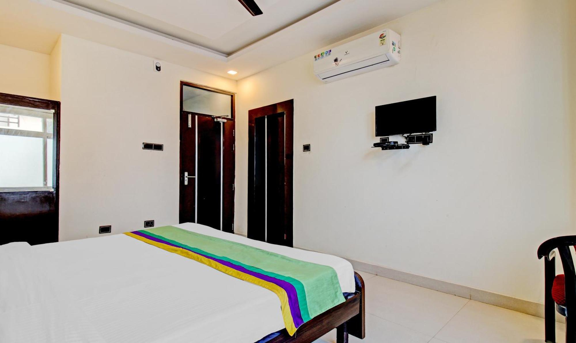 Treebo Silver Grand New Agreement Lakhnaú Exteriér fotografie